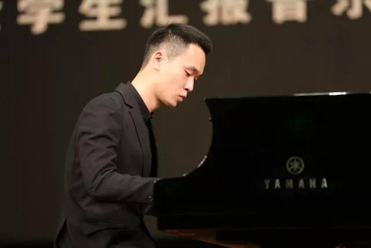 曼妙琴音，倾诉真挚的心声|2017d88尊龙z6亚洲音乐奖学金综合师范类院系全国汇报音乐会（第二。┰猜淠
