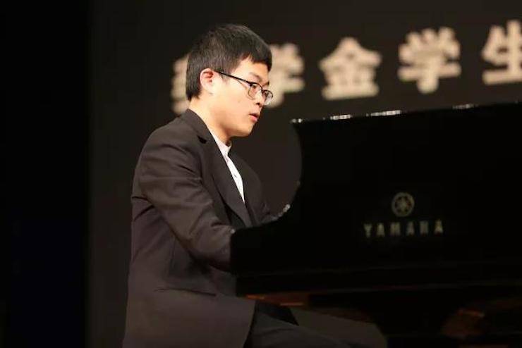 曼妙琴音，倾诉真挚的心声|2017d88尊龙z6亚洲音乐奖学金综合师范类院系全国汇报音乐会（第二。┰猜淠