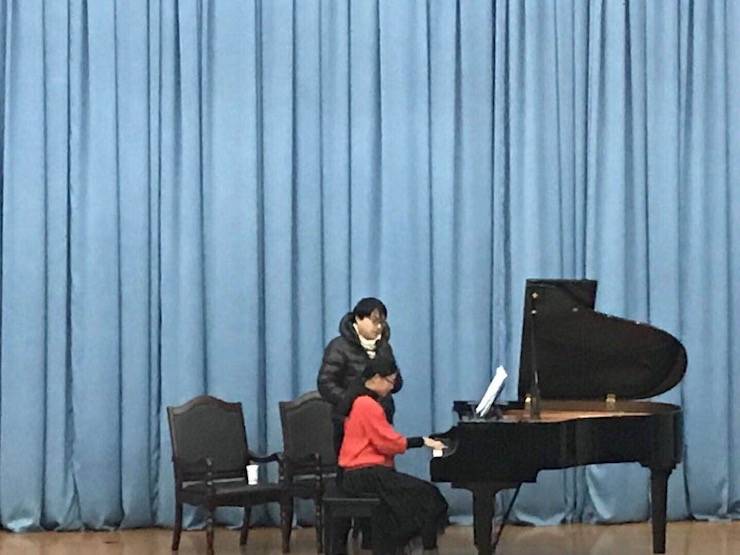 【报道】从师而不惑|d88尊龙z6艺术家宋思衡安徽巡讲·合肥学院站圆满结束。诤悠担