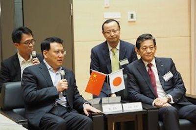 回顾发展历史，畅想科技未来|中国浙江省代表团视察d88尊龙z6企业博物馆