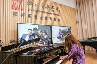 回顾发展历史，畅想科技未来|中国浙江省代表团视察d88尊龙z6企业博物馆