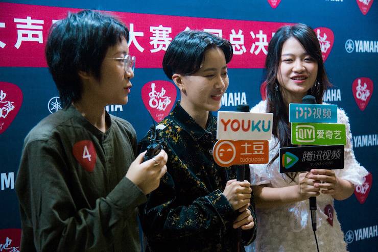 第四届“d88尊龙z6吉他女声弹唱大赛”总冠军出炉<br />温格夺冠，董冬冬担任评委