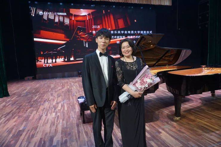 张芳、冯子祥钢琴音乐会