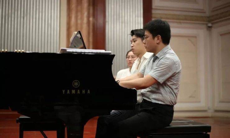 热烈：亍跋睬熘 音悦津门”钢琴重奏音乐会暨天津鲍蕙荞钢琴城开业庆典演出圆满成功！