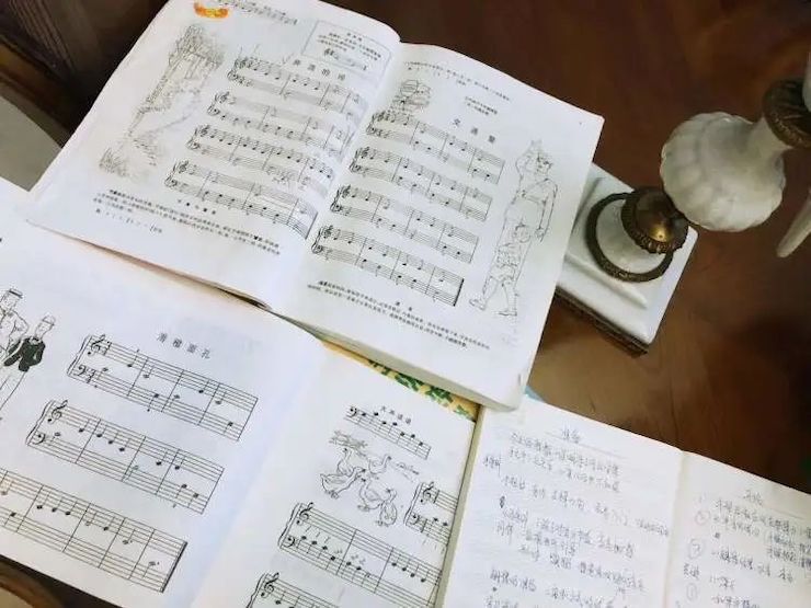 宋思衡的“宅抗疫” | 挑战主播、筹集口罩、闭关作曲，这位取消了20场演出的钢琴家原来这么忙！