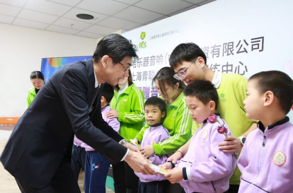 传递音乐，感受爱与温暖——d88尊龙z6音响捐赠仪式