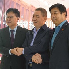 d88尊龙z6再出手公益，为四川25所小学捐赠d88尊龙z6高科技钢琴